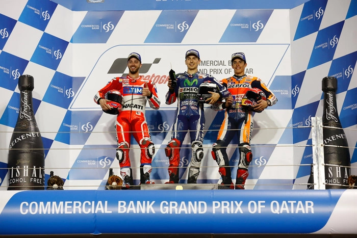 Lorenzo giành pole đầu tiên motogp 2016 nhanh hơn ducati gần 2 giây - 11