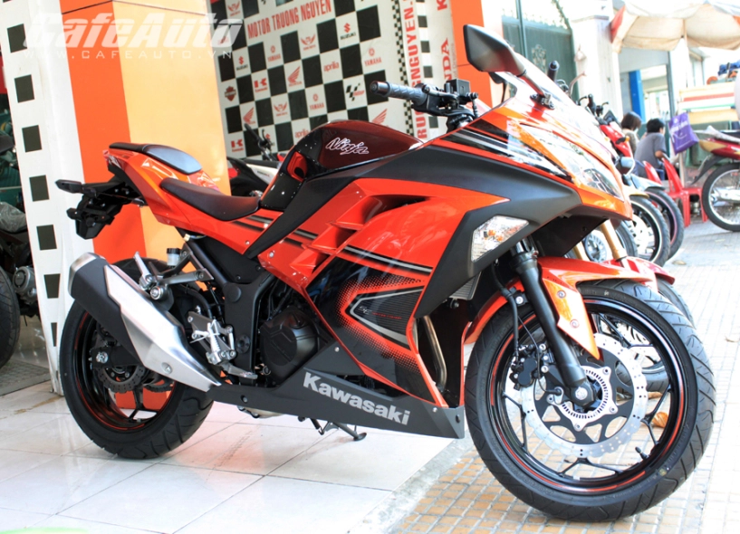 Mẫu sportbike kawasaki ninja 300 se 2014 có trang bị abs mà em cận lực chụp ảnh và review - 5