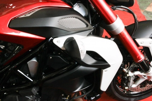 Mv agusta brutale 800 dragster rr phù hợp với người lái cao 1m6 trở lên - 13