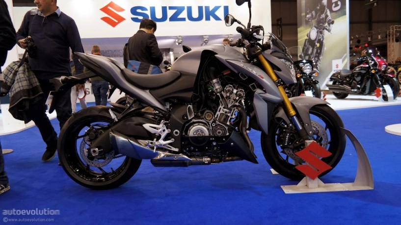 Naked bike hầm hố suzuki gsx-s1000 chính thức lên kệ trong 2015 - 1