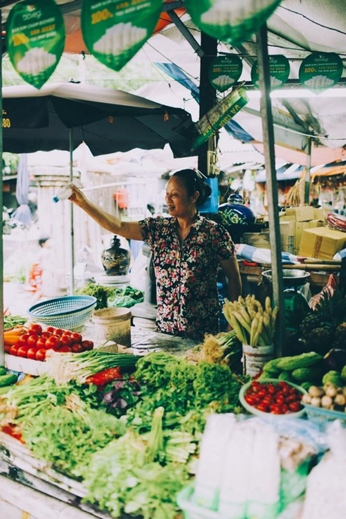 Ngắm một hà nội rất đẹp qua chùm ảnh ở những khu chợ nổi tiếng - 14