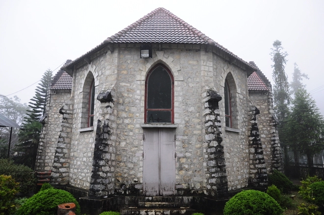 Nhà thờ cổ trong lòng phố núi sa pa - 7
