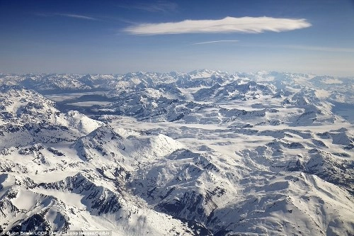 Những bức ảnh bầu trời tuyệt đẹp chụp từ cửa sổ máy bay - 4