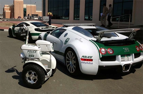 Những mẫu xe siêu đặc biệt của cảnh sát dubai - 1