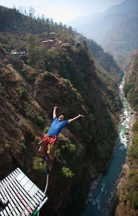 Những nơi nhảy bungee chóng mặt nhất thế giới - 4