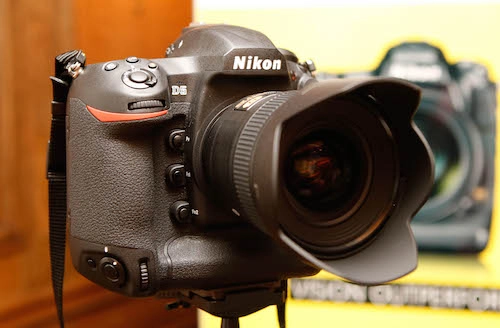 Nikon d5 về việt nam giá 125 triệu đồng - 1