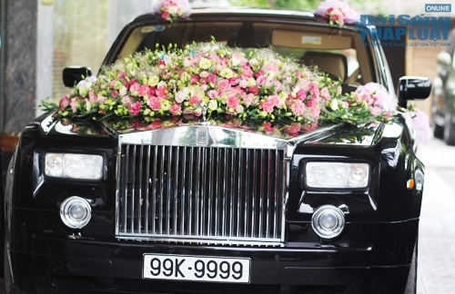 Rolls-royce phantom biển độc làm xe hoa trên phố hà nội - 1