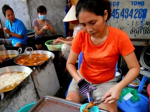 Se lạnh gió thu đi ăn bánh rán nóng hổi trên tây hồ - 1