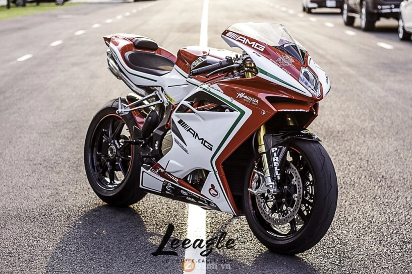 Siêu motor mv agusta f4 rc khoe dáng dưới ánh nắng sài gòn - 4