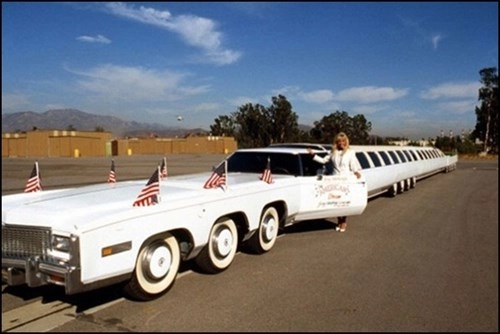 siêu xe limousine dài 30 mét giá hơn 90 tỷ đồng - 1