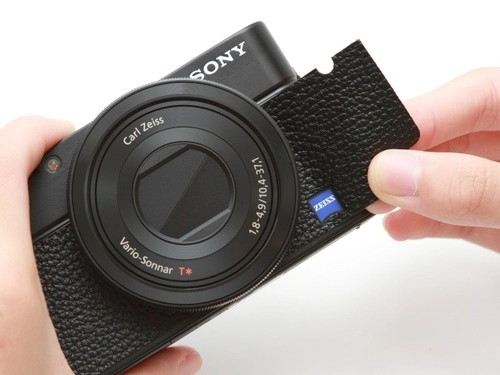 Sony rx200 có thể trang bị ống kính độ mở f14 - 1