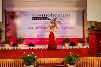 Tìm hiểu công nghệ làm đẹp tại cosmobeauté vn 2010 - 1