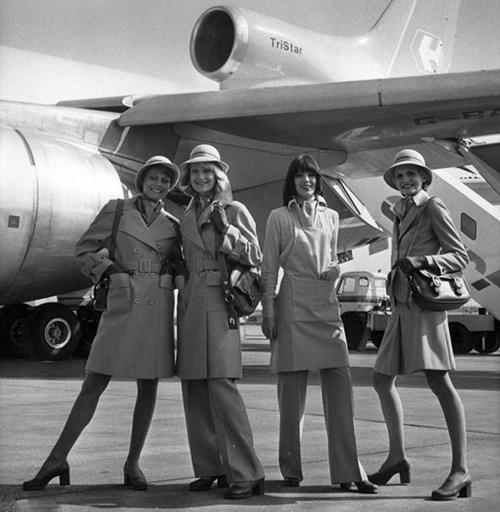 Trang phục của nữ tiếp viên hàng không thay đổi như thế nào - 8