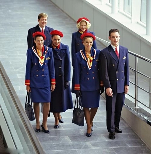 Trang phục của nữ tiếp viên hàng không thay đổi như thế nào - 11