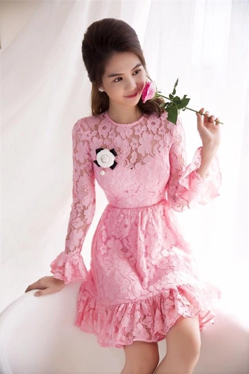 Váy hồng đáng học hỏi từ sao việt cho ngày đầu xuân - 3