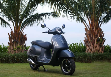 Vespa gts super anh chàng đẹp mã - 1