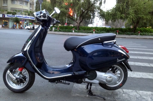 Vespa sprint đối thủ đòi đè honda sh việt - 1