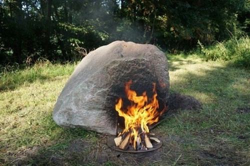 Xuât hiên hòn đá thân ki có thể phát wi-fi khi bị đốt nóng - 3
