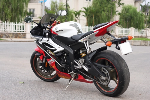 Yamaha r6 ngựa hoang khó cầm cương - 7