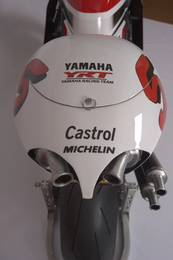 Yamaha yzr 500cc xe 2 thì dành cho dân mê tốc độ - 14