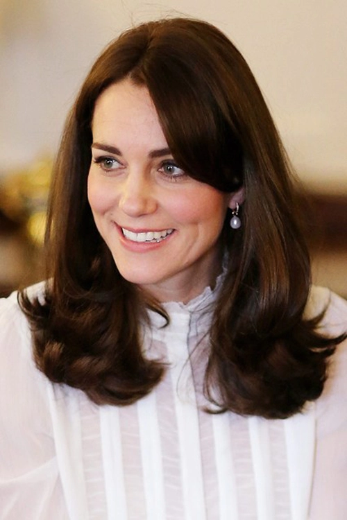 9 kiểu tóc đẹp thanh lịch quyến rũ công nương kate middleton - 2