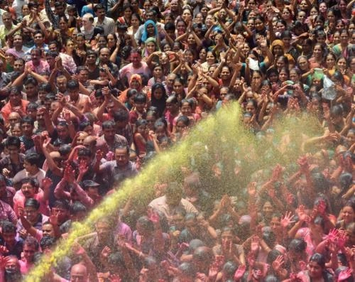 Ấn độ chìm trong sắc màu của lễ hội holi 2015 - 1