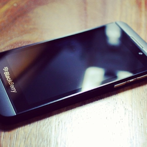 Ảnh thực tế blackberry x10 xuất hiện trên instagram - 3