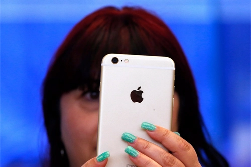 Apple lãi hàng tỷ usd với iphone 16gb - 1