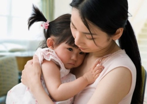Bé hoảng loạn tinh thần khi đi nhà trẻ - 1