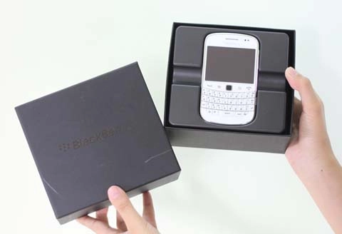 Blackberry cao cấp nhất bản màu trắng tại việt nam - 1