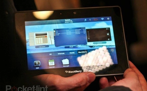 Blackberry playbook bán ra trong tháng này - 1