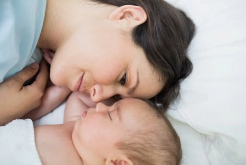 Cách bảo vệ làn da non nớt của trẻ sơ sinh - 1