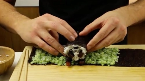 Cách làm sushi cuộn hình gấu trúc cực yêu - 1