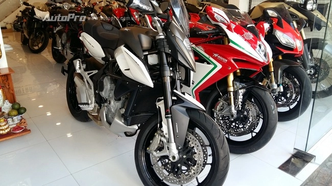 Cận cảnh mv agusta stradale 800 2015 phiên bản đặc biệt có giá gần 600 triệu đồng tại vn - 1