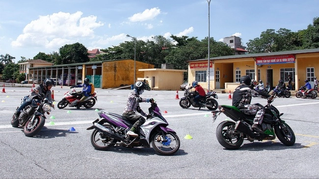 Câu lạc bộ hanoi riding skills - 1