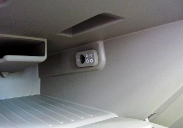 Chức năng tủ lạnh trong xe hyundai grand i10 - 1