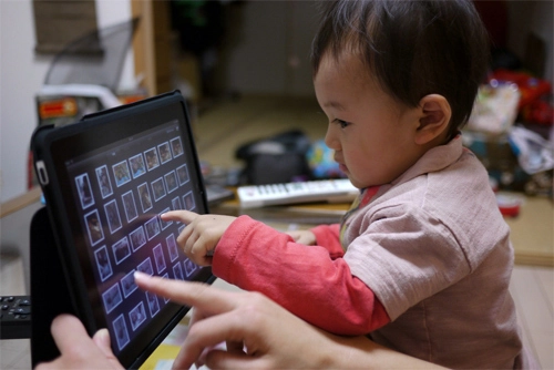 Có nên cho trẻ nhỏ sử dụng ipad - 1