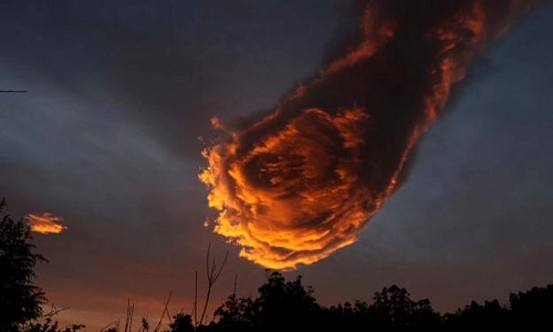 Đám mây hình cầu lửa trên bầu trời bồ đào nha - 1