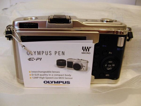 đập hộp camera ống kính rời nhỏ nhất thế giới - 2