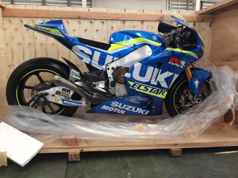 Đập thùng siêu xe đua motogp suzuki gsx-rr tại việt nam - 1