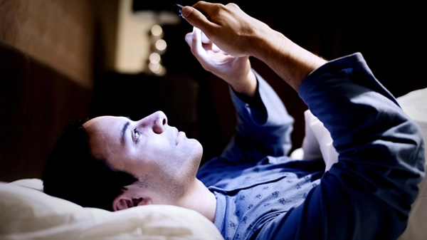 Đây là 3 lý do khiến bạn sẵn sàng ném smartphone trước khi đi ngủ - 2