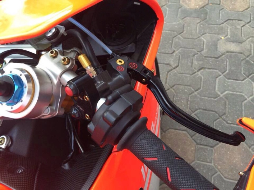 Ducati 1199 panigale s độ siêu khủng với dàn đồ chơi khủng - 3