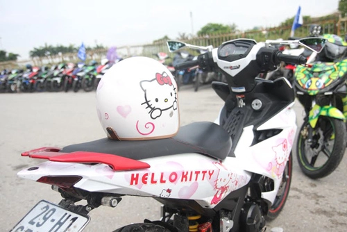 Exciter 150 độ phong cách hello kitty dễ thương của biker hà nội - 1