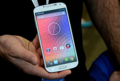 Galaxy s4 google edition sử dụng giao diện android nguyên gốc - 1