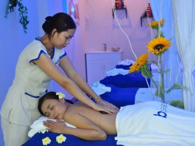 Giải tỏa stress bằng massage đá nóng - 1