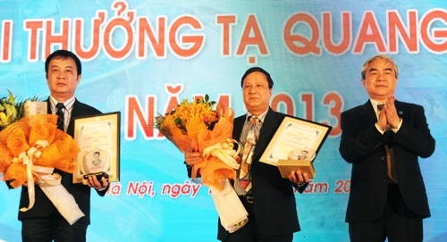 Hai nhà khoa học giành giải thưởng tạ quang bửu - 1