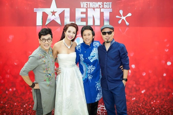 Hoài linh bận đưa hoài lâm đi lưu diễn ở mỹ nên vắng mặt tại vn got talent 2014 - 1