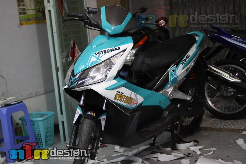 Honda air blade petronas độ chất - 1