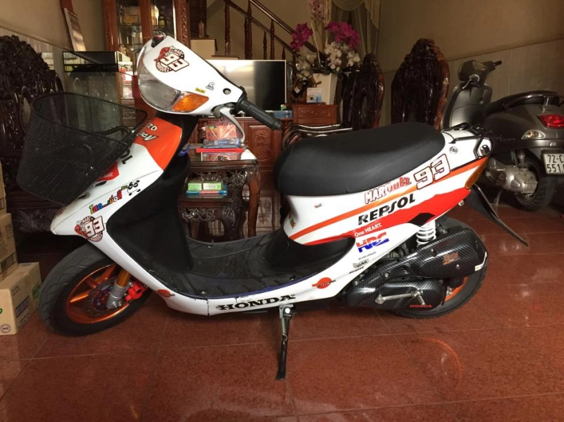 Honda dio độ phong cách marquez 93 - 1