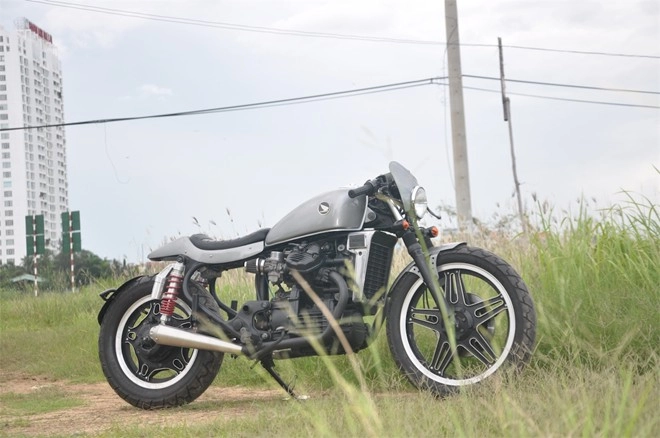 Honda gl400 cafe racer độ chất đến từng chi tiết tại sài gòn - 1